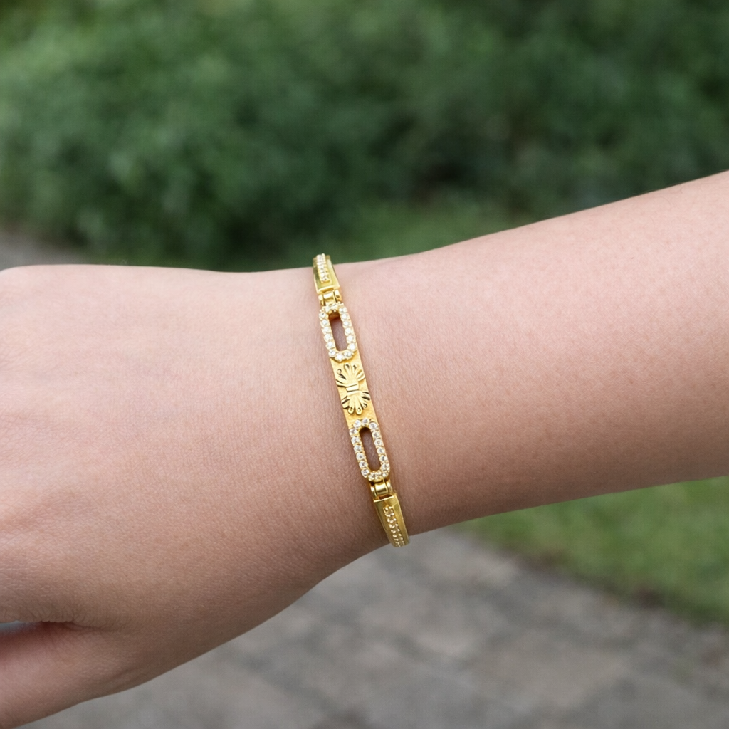 SwarnaVaibhav Gold Plated Adjustable Bracelet