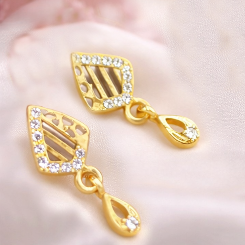 KanakPrabha Gold Plated Pendant – Chic & Timeless